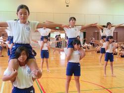 組体操の練習進行中 5 6年 三木市立広野小学校
