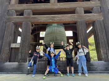 奈良公園を班別学習する児童(2)