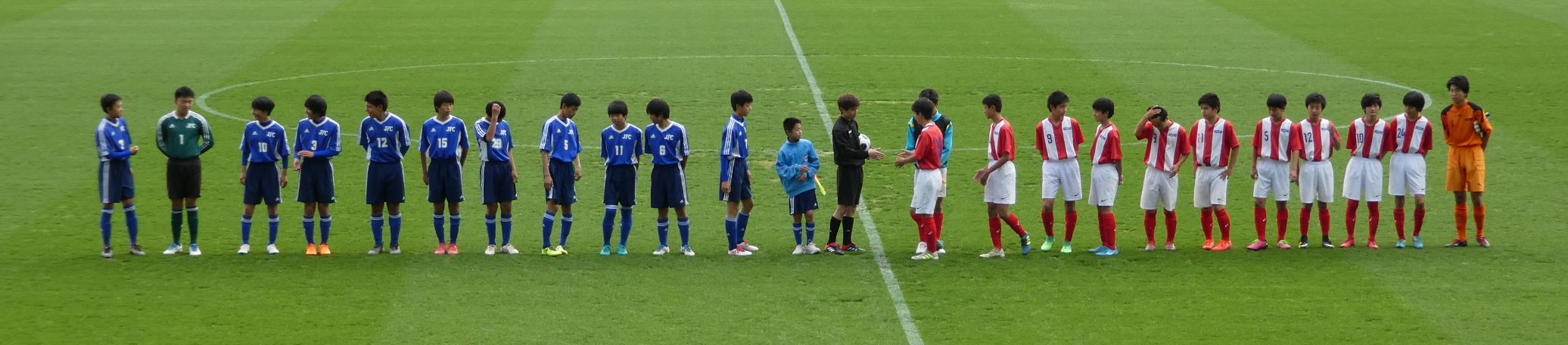 サッカー部 Fc大阪の前座試合に出場 5 3 三木市立自由が丘中学校