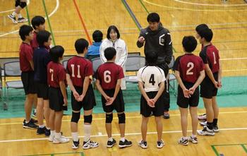 若人躍動 三木中 男子バレー部 加東カップ大会 3 2 三木市立三木中学校