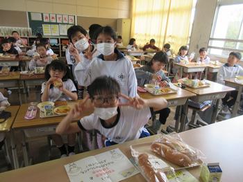 給食の様子