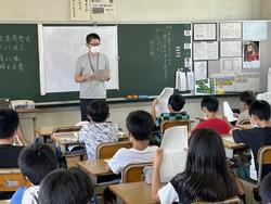 読書感想文を読む4年生