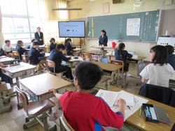 4年2組参観の様子