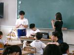 折り方を教える6年生2