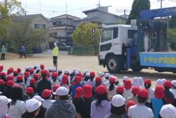 トラック巻き込み実験