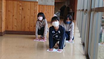 ぞうきんがけ