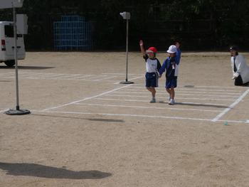 横断歩道を渡る様子1