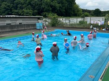 板を持っている