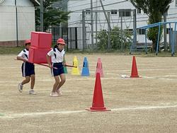 学年演技