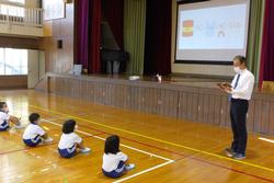 全校朝会