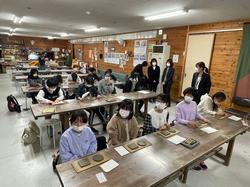 説明を聞く
