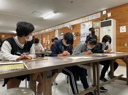 粘土へ絵付け2