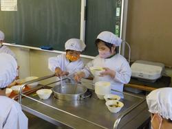 給食初日