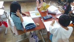 聞く人は、メモをとりながら聞きます