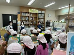 青山公民館の図書室