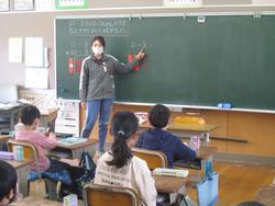 先生が説明している様子