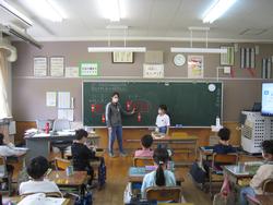 発表している場面