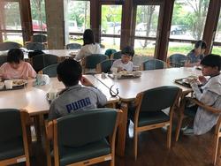 朝食の様子4