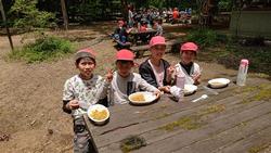 カレーを食べている様子5