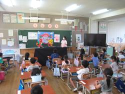 聞いている様子5