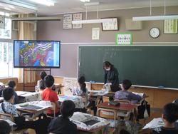 先生の説明の様子1