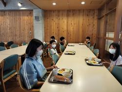 朝食