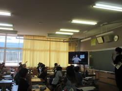動画をみて
