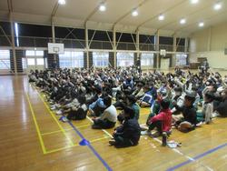 聞いている様子