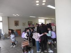 先生と名残を惜しむ