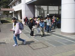 先生とハイタッチ