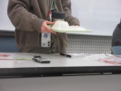 実際に使う給食トレイ等