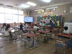 会の様子