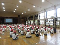 応援団が前に