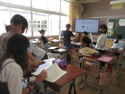 みせあいっこ