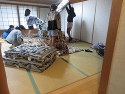 布団たたみ