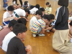 いろんな学年のみんなで折る