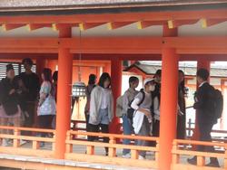 神社内