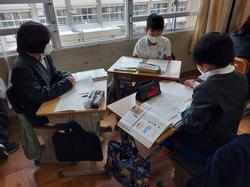 社会科の授業風景です。