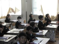 鉛筆の持ち方を学習しました