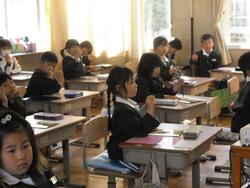鉛筆の持ち方を学習しました