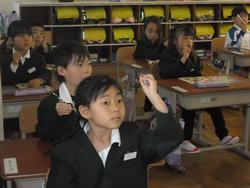 鉛筆の持ち方を学習しました