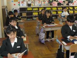 鉛筆の持ち方を学習しました