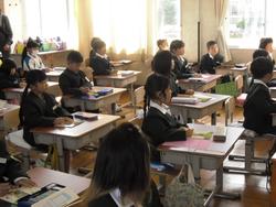 鉛筆の持ち方を学習しました