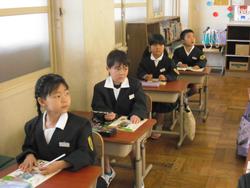 鉛筆の持ち方を学習しました