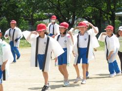 3・4年生表現演技の練習