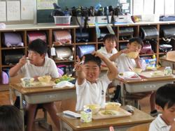 2年生給食の時間