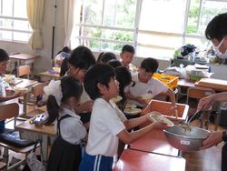 2年生給食の時間