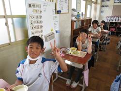 給食の様子