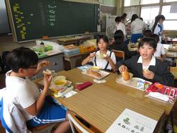 給食の様子