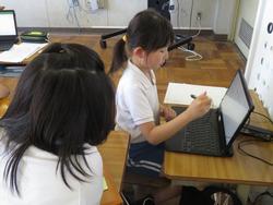 3年生環境体験学習新聞づくり